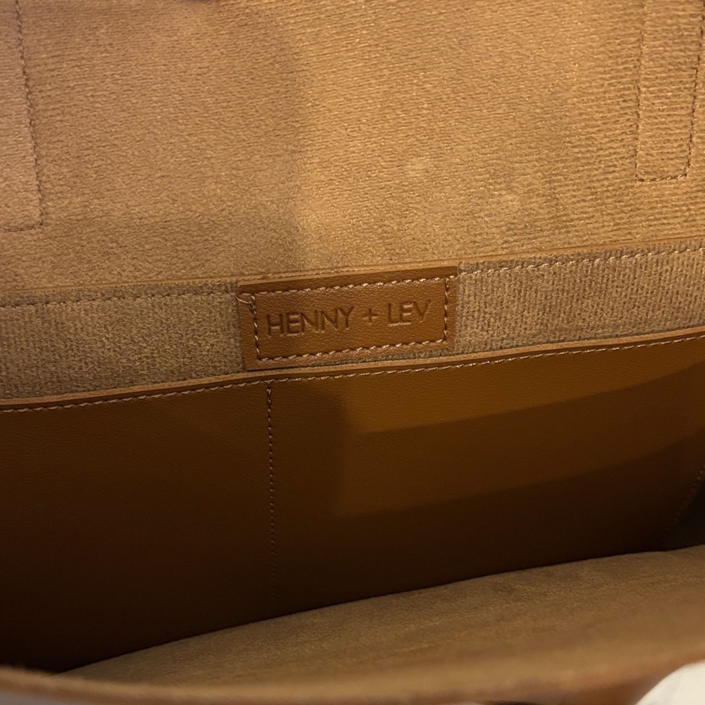 Henny + Lev Classic Tan Vegan Leather 2 in 1 Tote Bag with Front Pocket - Picture 4 of 9